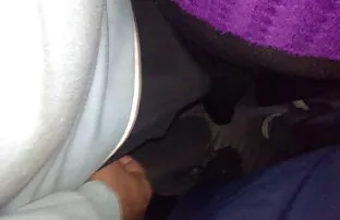 Նրա ամիս հին տիկինը պոռնո առաջ մատները